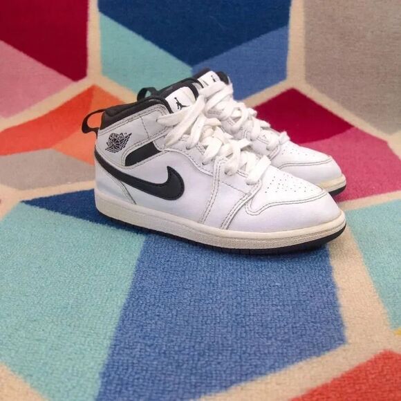 Jordan 1 Mid Little Kids' Shoes 13C - Picture 3 of 7